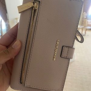 Michael Kors wallet phone